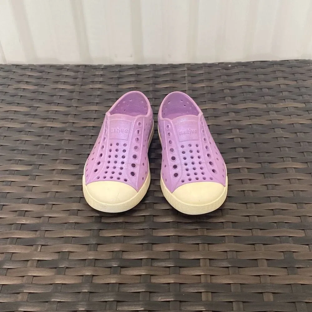 Native Jeffersons kid size 8